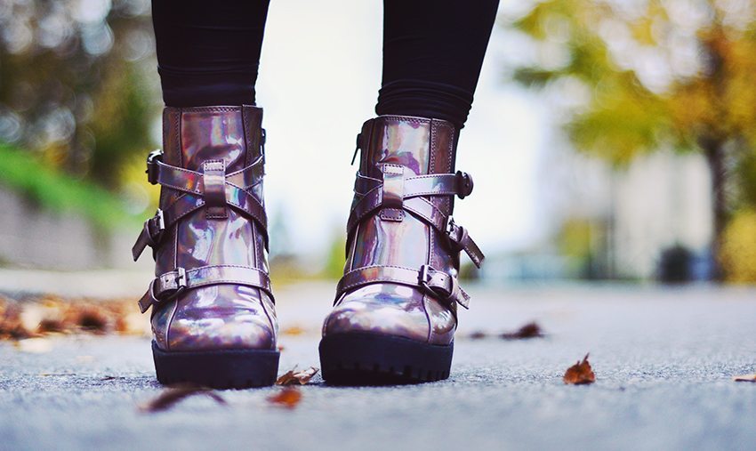 Holographic boots