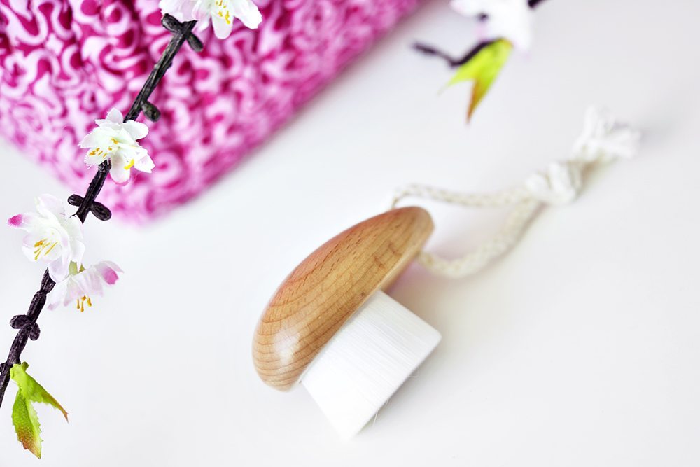 The Body Shop Super Soft Cleansng Brush