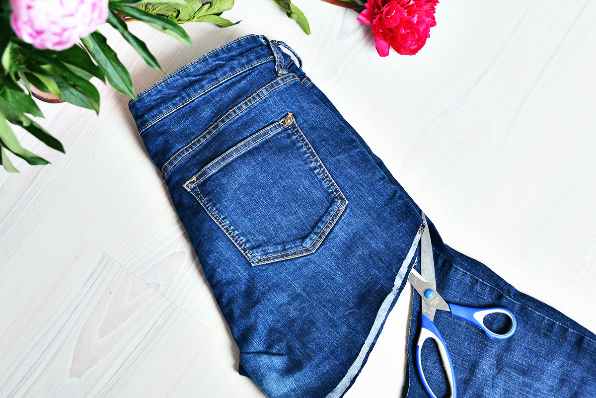 DIY Ripped denim cut off shorts