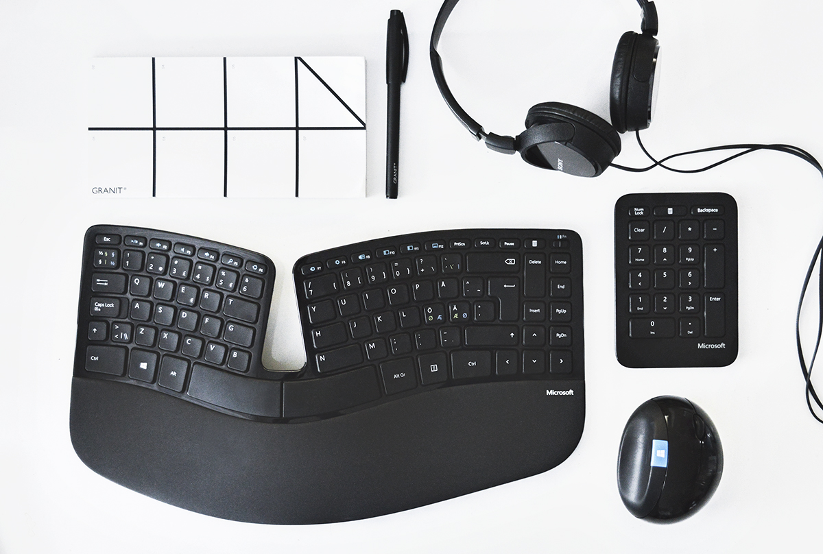 Microsoft Sculpt Ergonomic Desktop