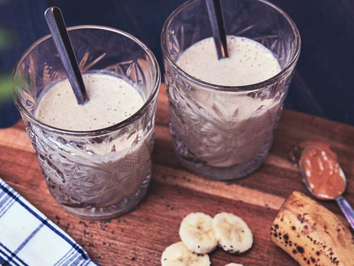 Smoothie med jordnötssmör & banan