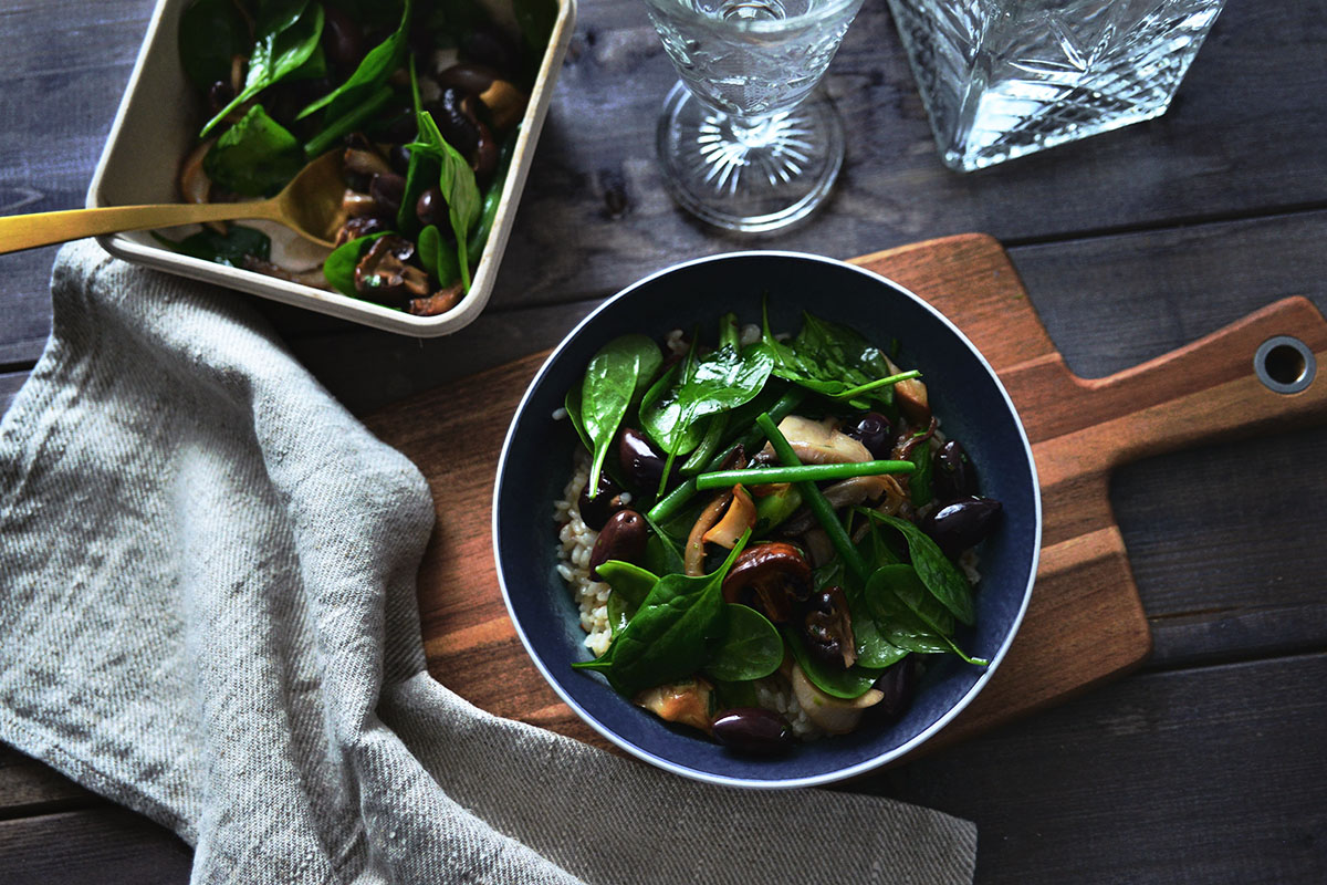 Saffroncooks.com - Vegansk ljummen sallad på svamp & bönor