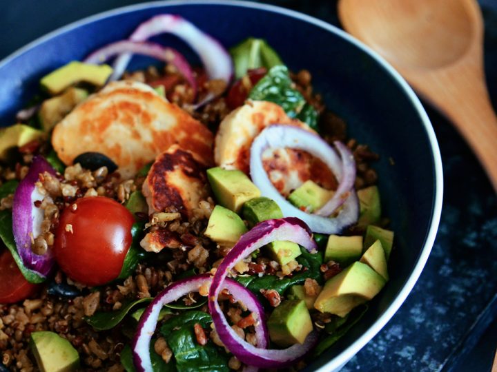 Supersallad med halloumi & avokado med Pauluns Supermix