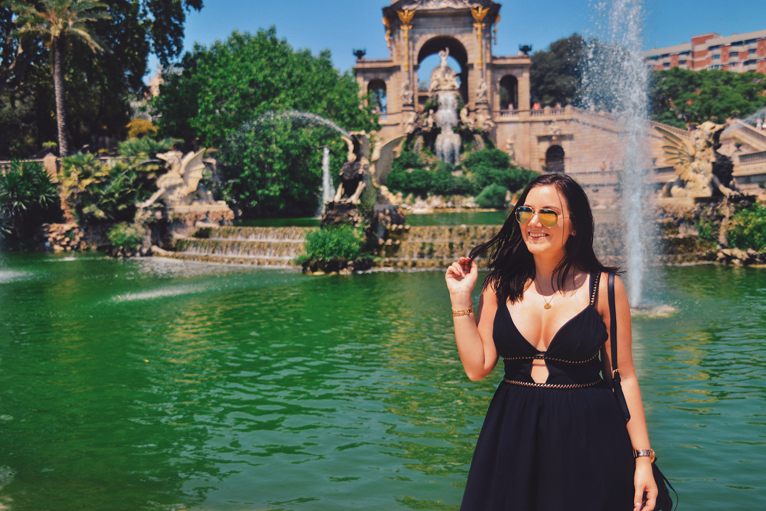 Greek goddess dress outfit in Parc de la Ciutadella - Processed with VSCO with hb2 preset