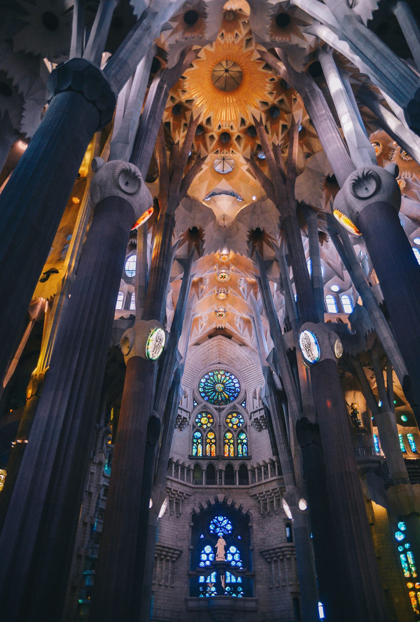 Inside Basílica de la SAGRADA FAMÍLIA