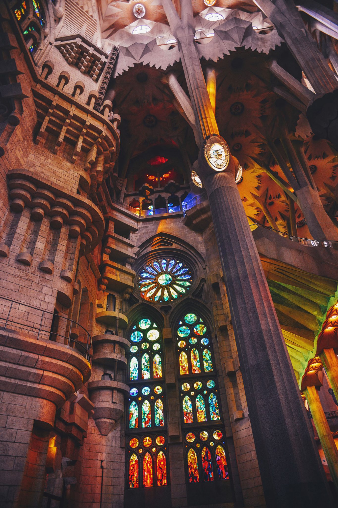 Colorful inside Inside Basílica de la SAGRADA FAMÍLIA