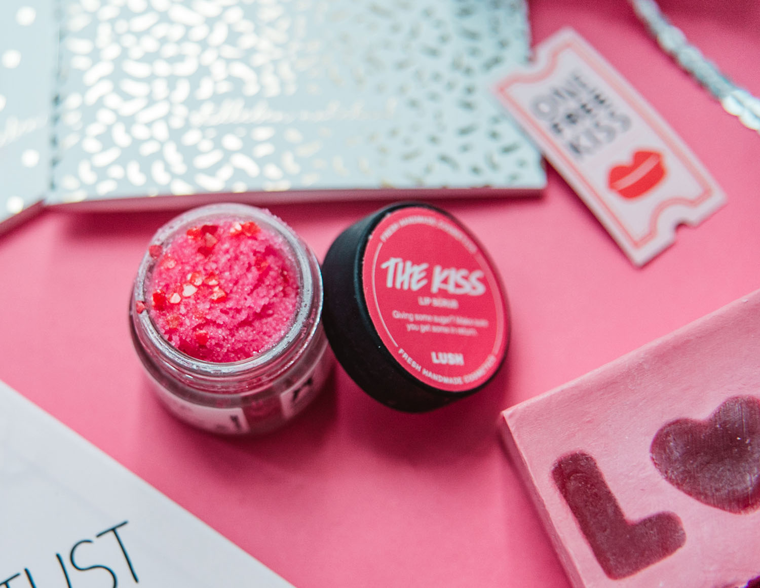 Lush The Kiss Lip Scrub