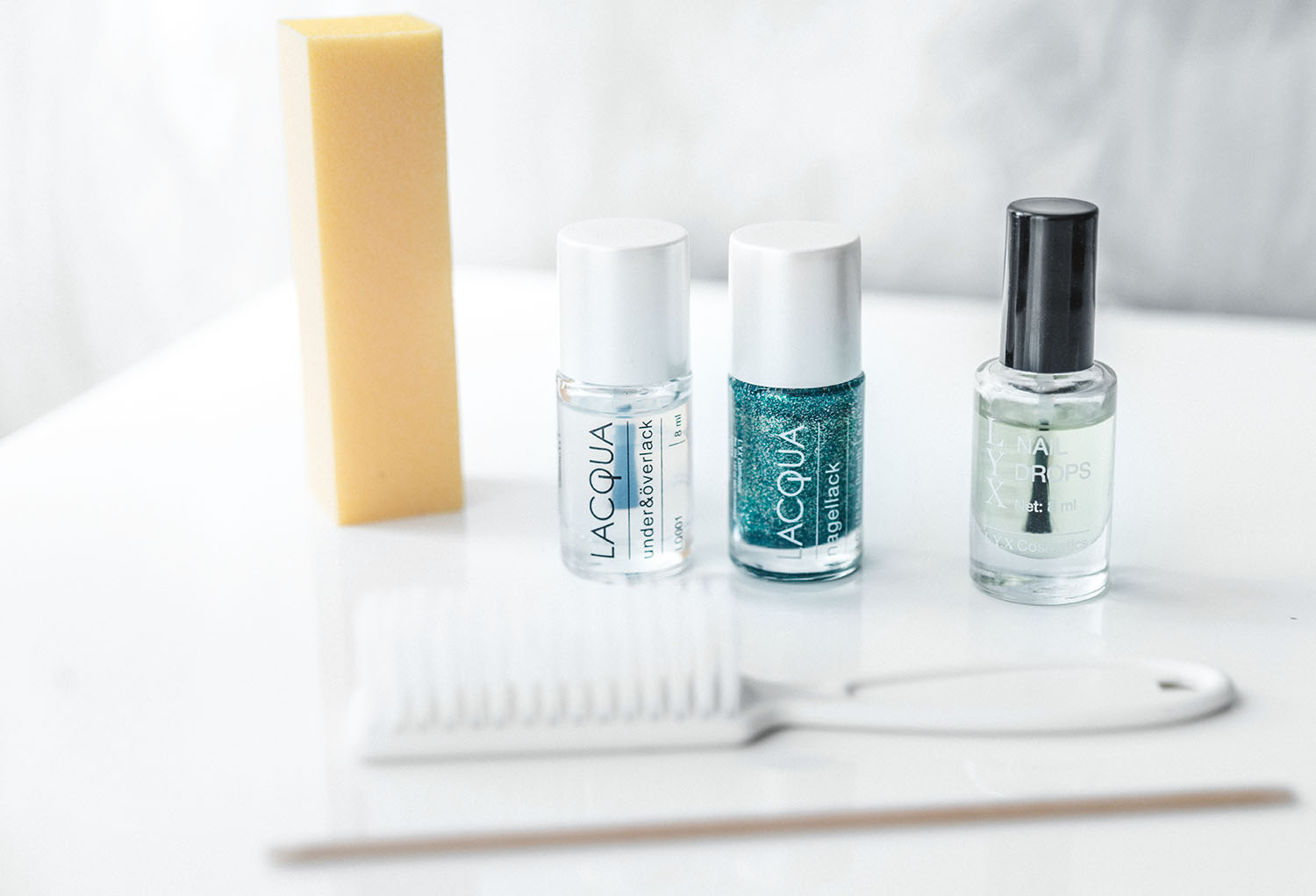 LACQUA Nagellack, putsblock, nagelborste, manikyrpinne & L.Y.X Nail Drops