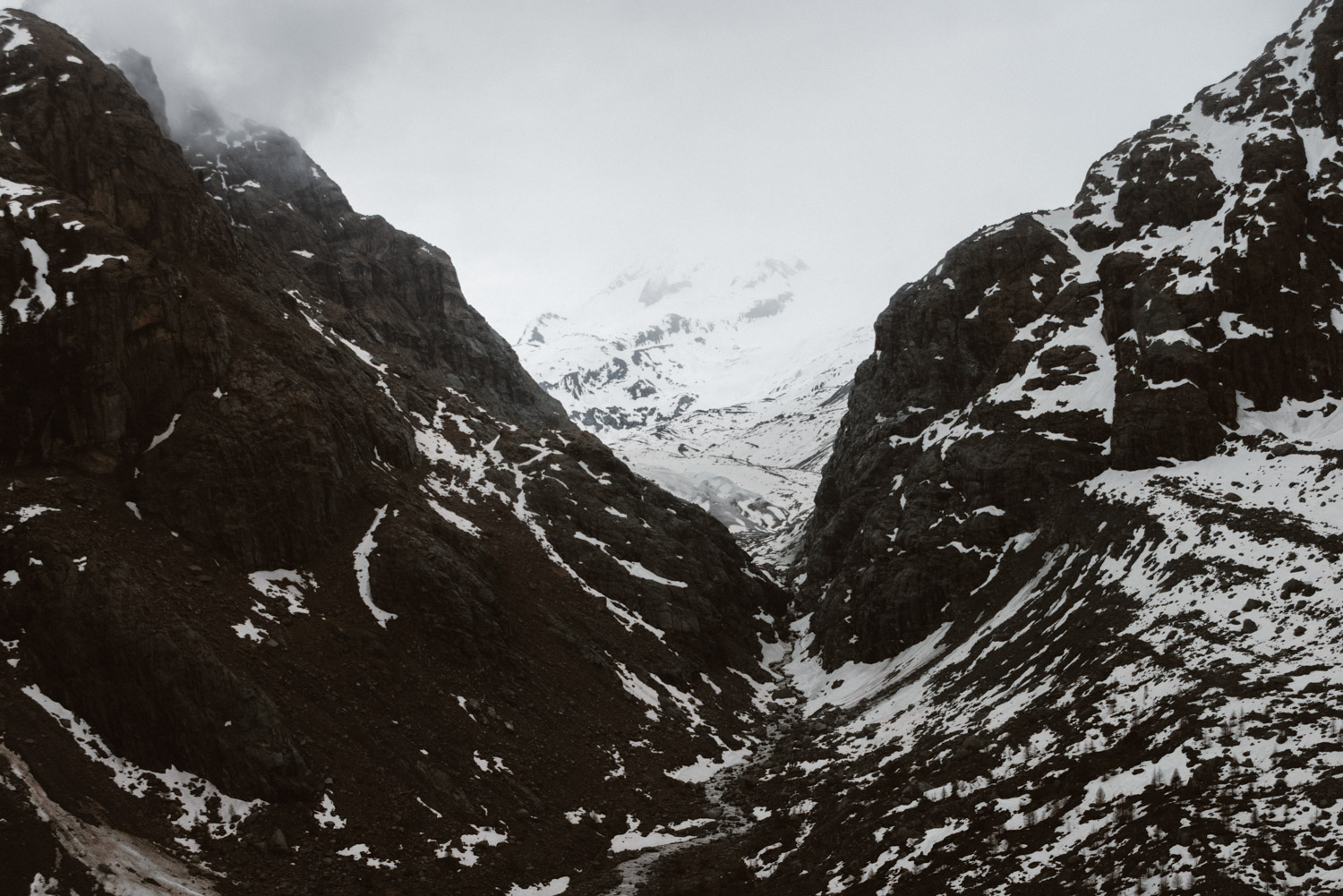 Utsikt från linbanan upp till Glacier Palace