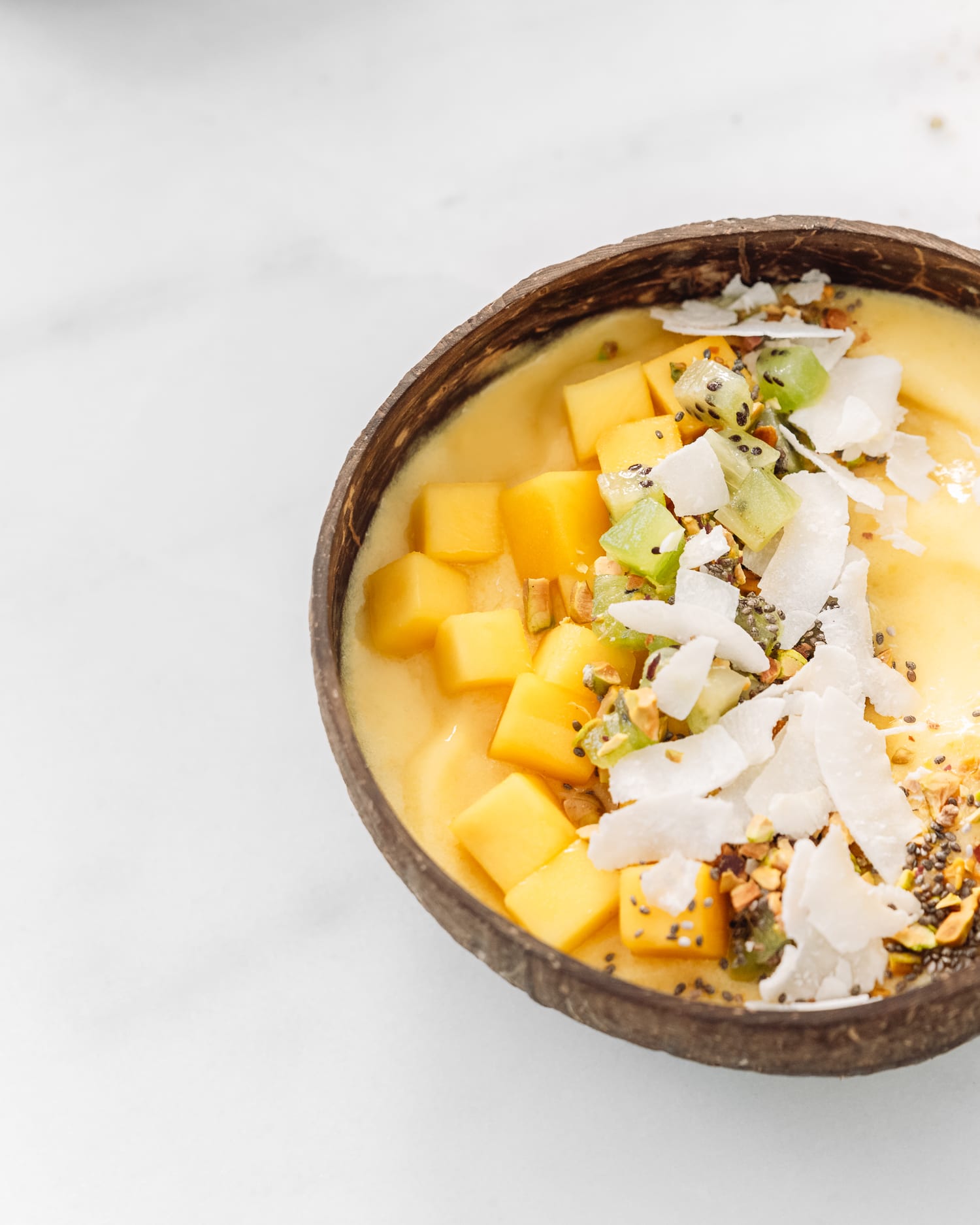 Recept på smoothiebowl med ananas och kokos