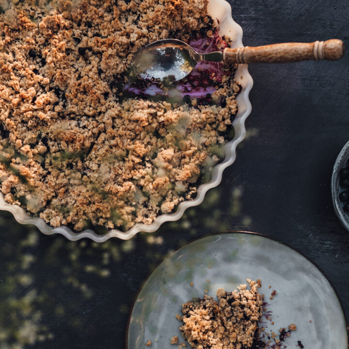 Blueberry Crumble Pie