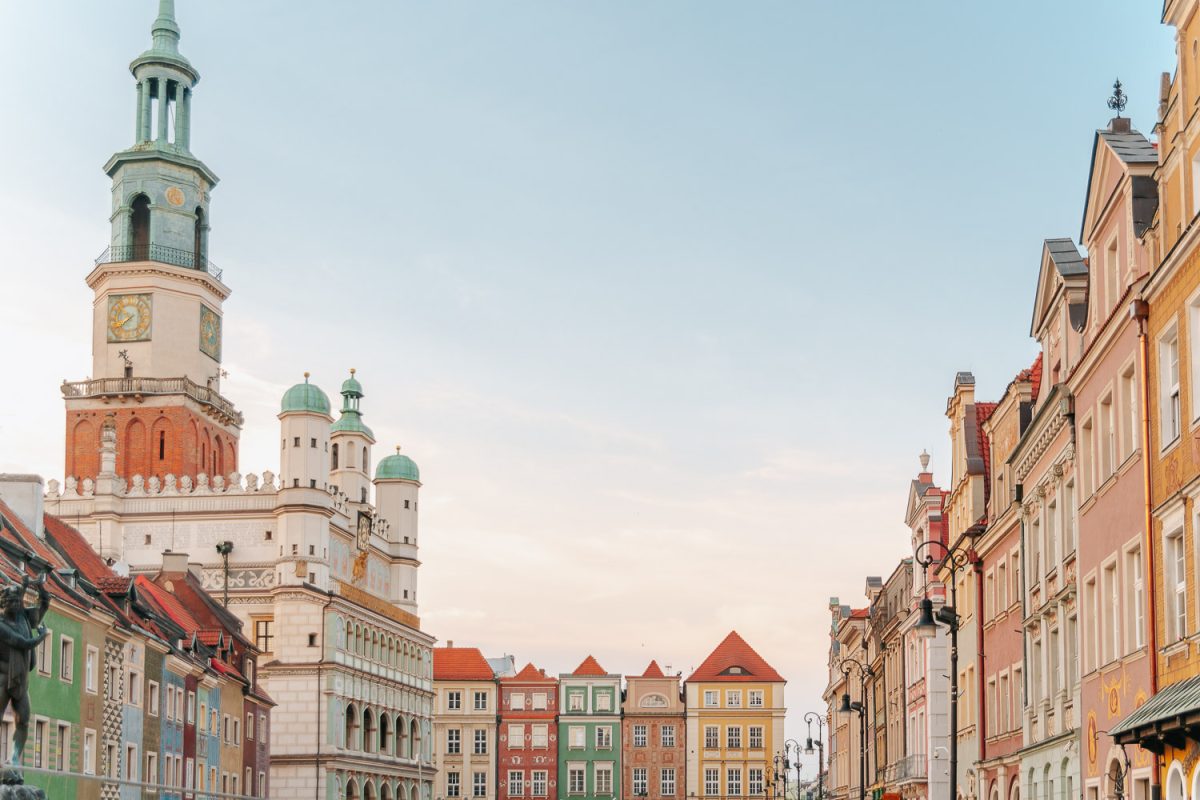 Pittoreska byggnader i Stary Rynek i Poznań, Polen.