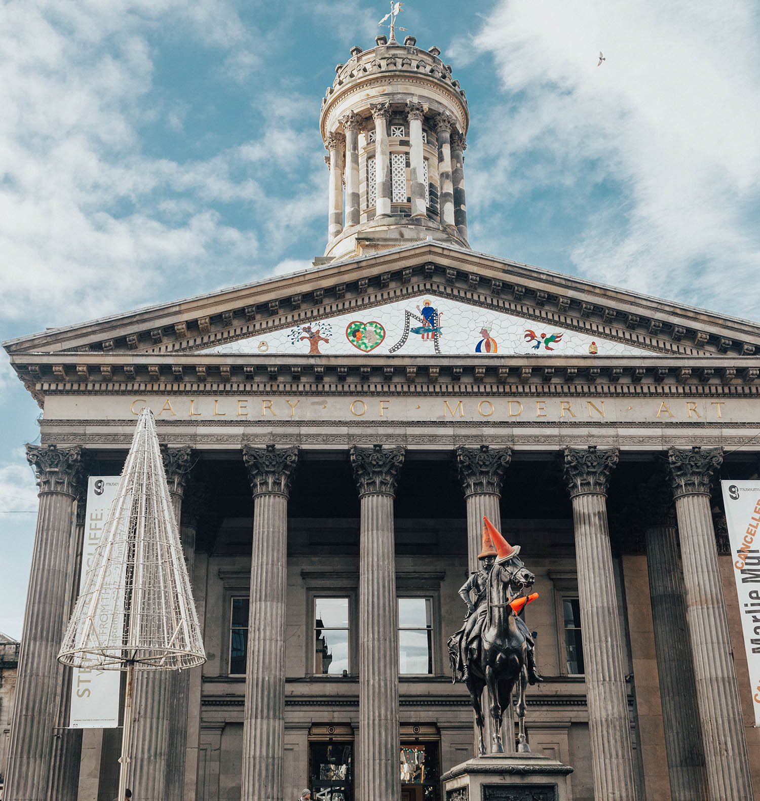 Statyn av Duke of Wellington utanför Gallery of Modern Art