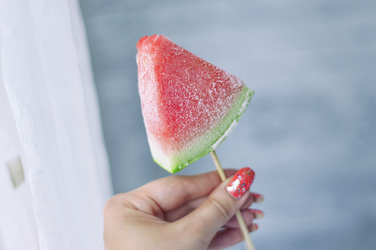 DIY Nyttig isglass av fryst vattenmelon ⋆ ADARAS Blogazine