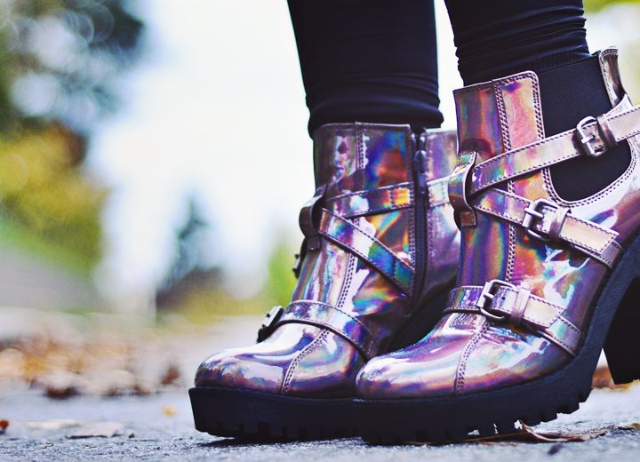 Holographic boots