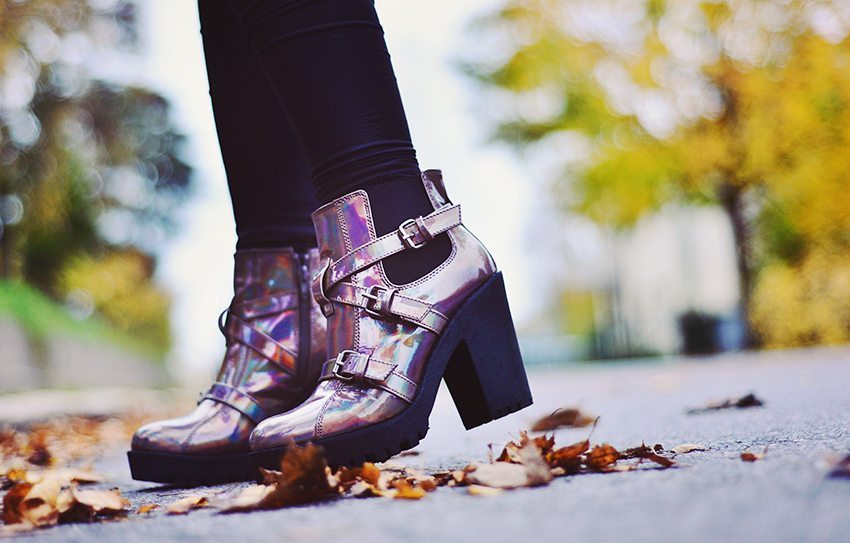 Holographic boots