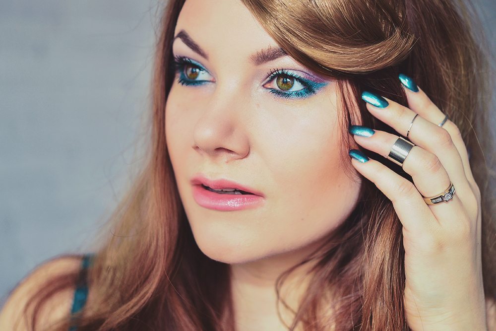 Pure Turquoise Makeup