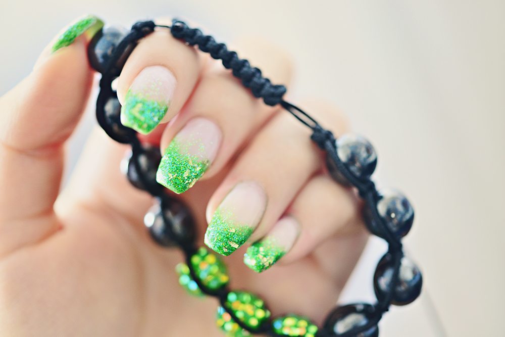 Green glitter nails 
