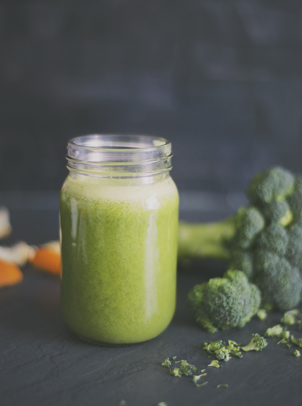 Juice med broccoli, gurka och blodapelsin