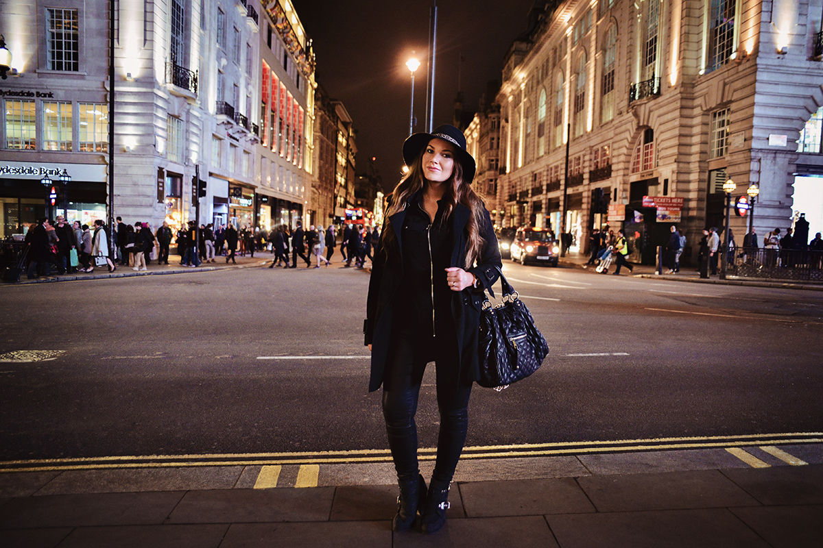 piccadilly-circus-outfit