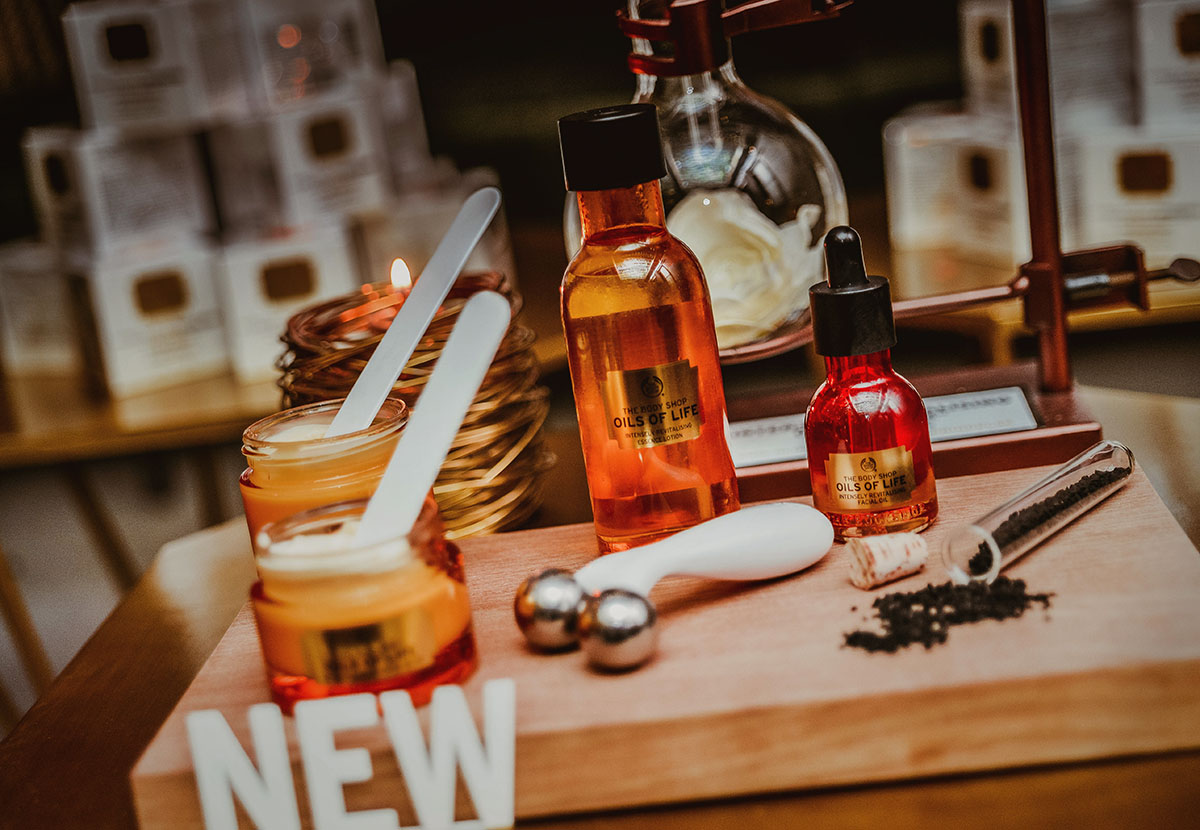 The Body Shop Oils of Life