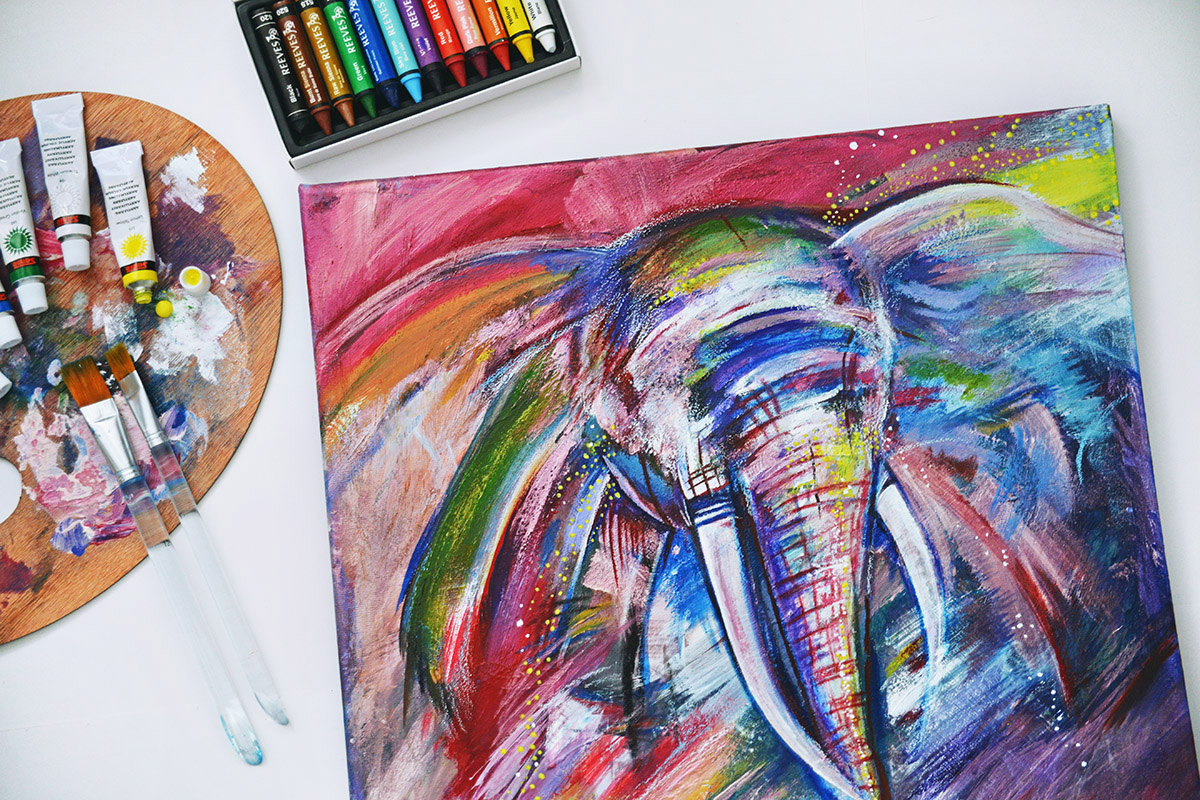 Färgglad akrylmålning av en elefant