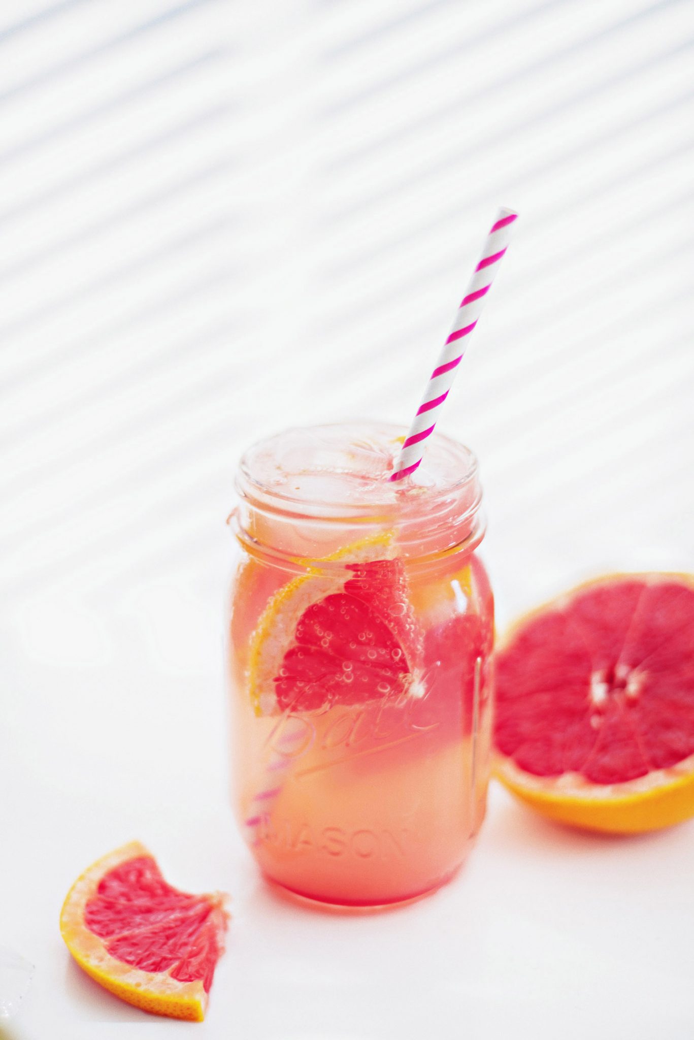 Water drink with SodaStream Free Pink Grapefruit