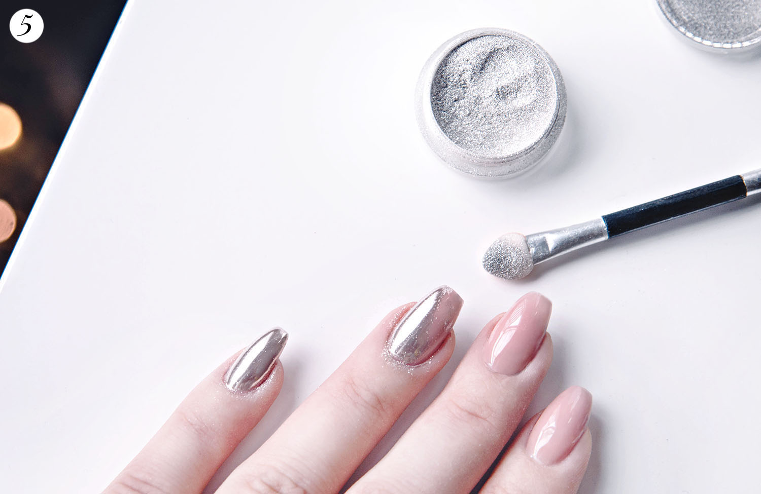 Chrome nails: How to do it at home - in 6 easy steps!