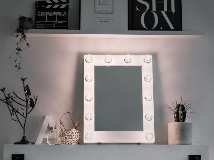 White Lighted Makeup Mirror
