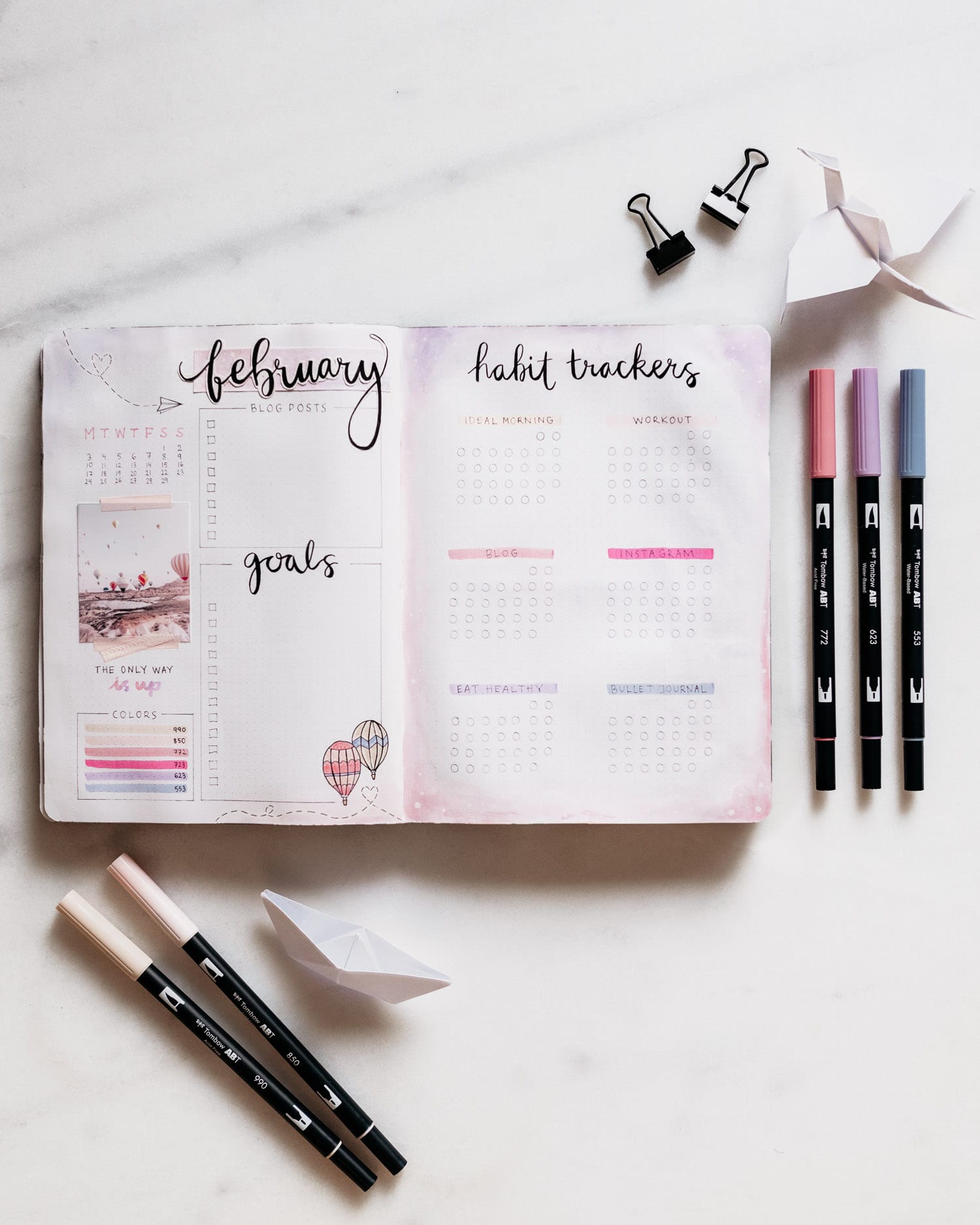 Bullet Journal Monthly Log Idea - Hot Air Balloon Theme