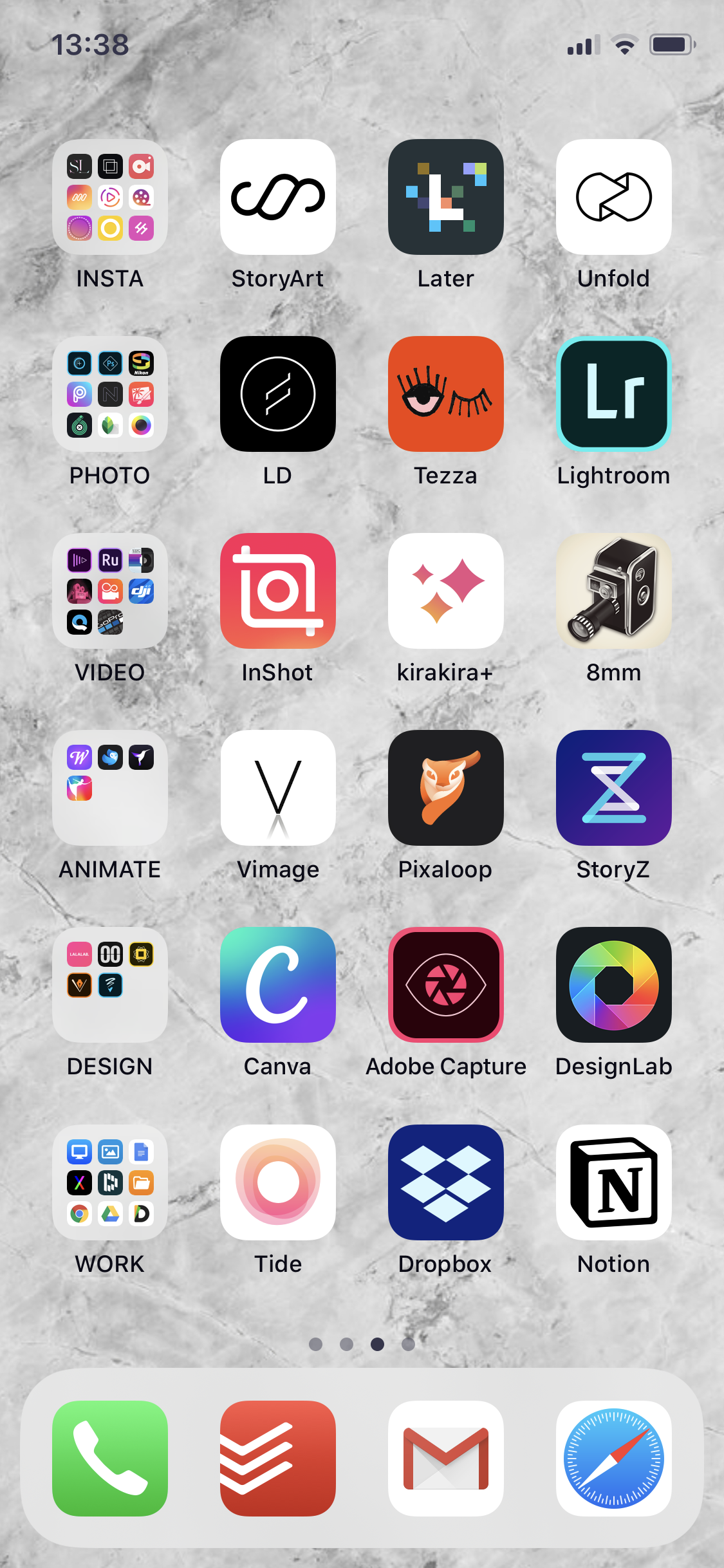 How to Organize iPhone Apps Aesthetically After Color